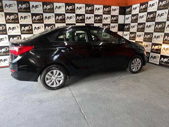 HYUNDAI HB20S 1.6 COMFORT PLUS 16V FLEX 4P MANUAL